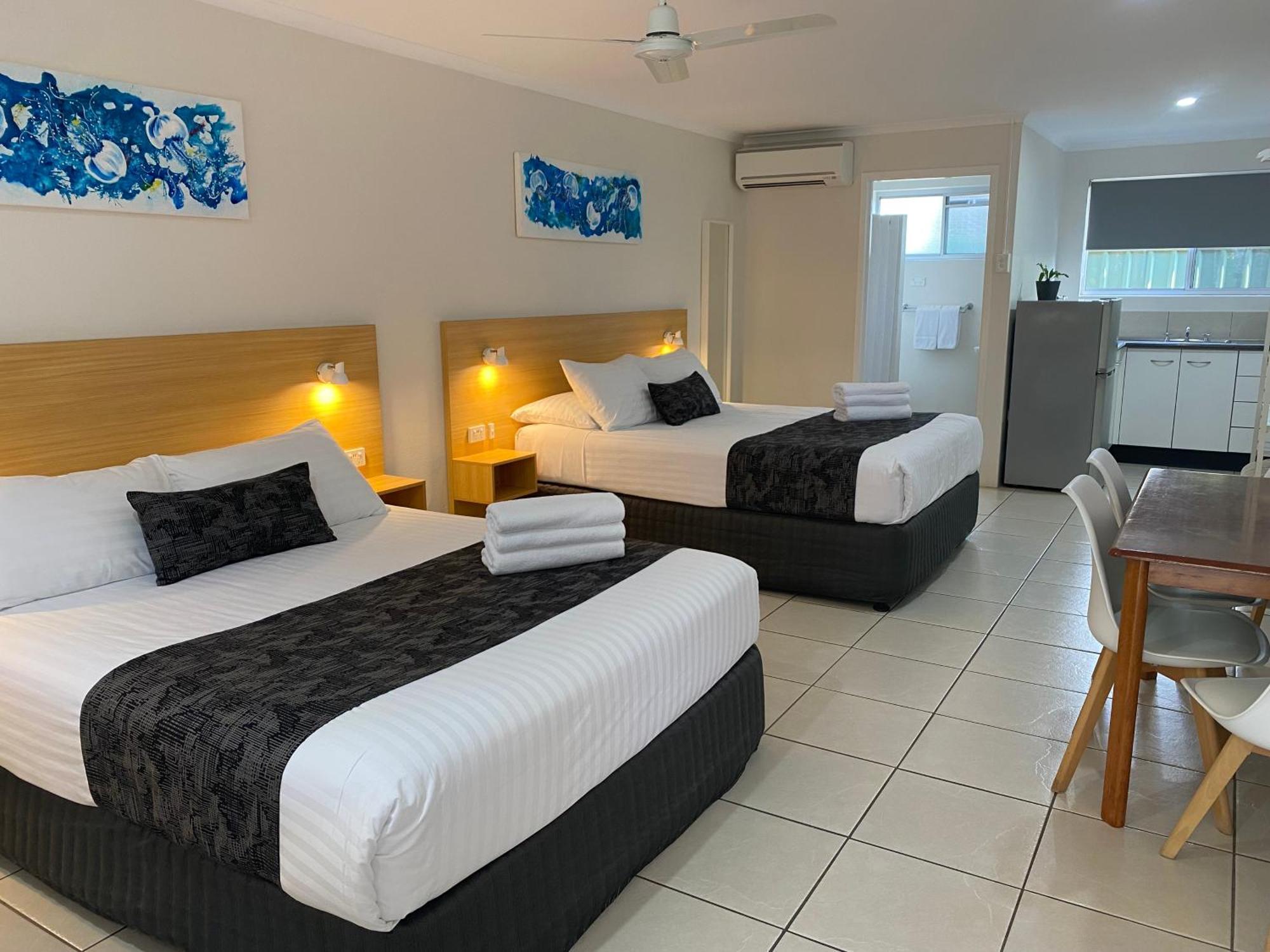 Tin Can Bay Motel Экстерьер фото