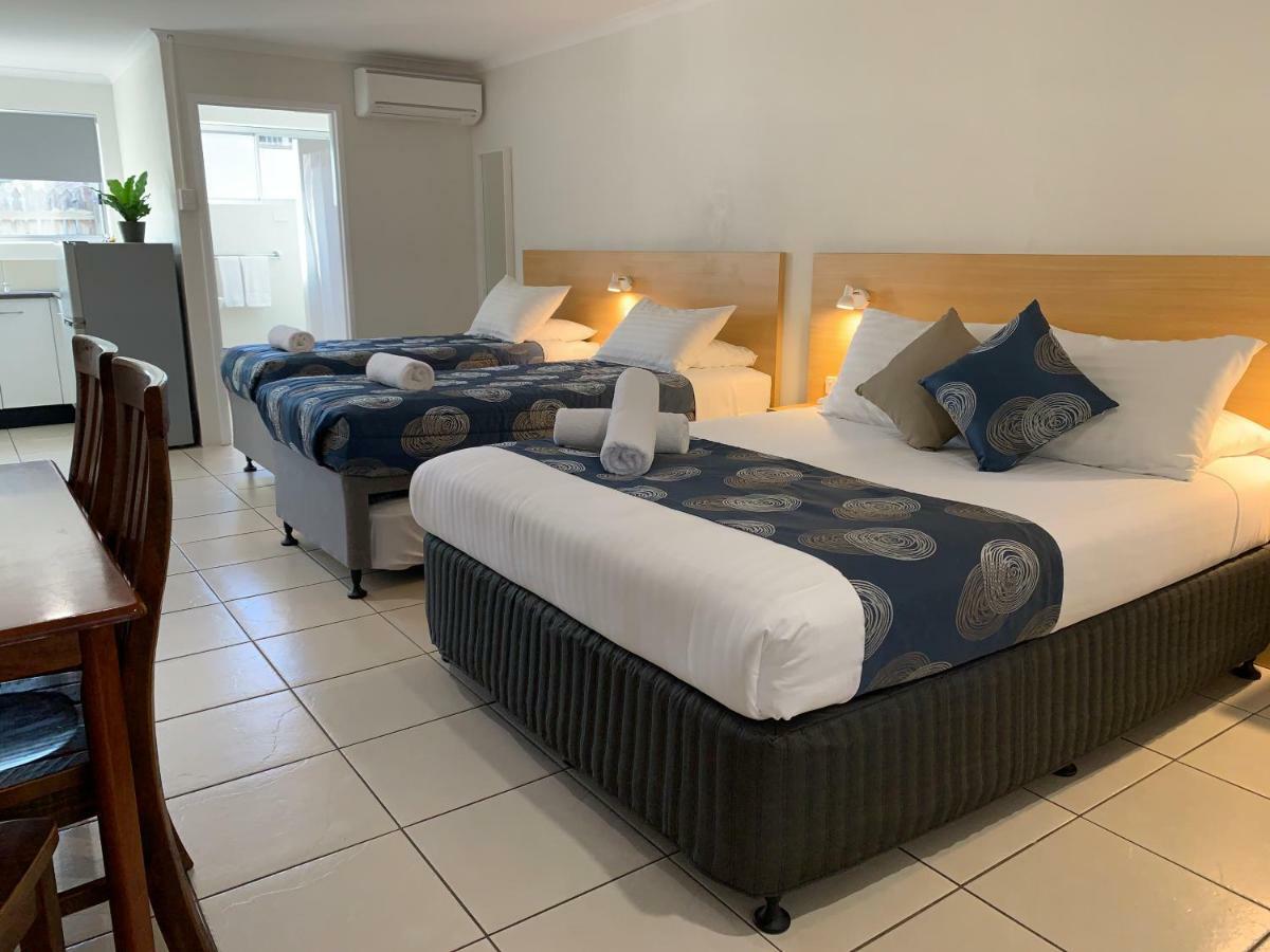 Tin Can Bay Motel Экстерьер фото